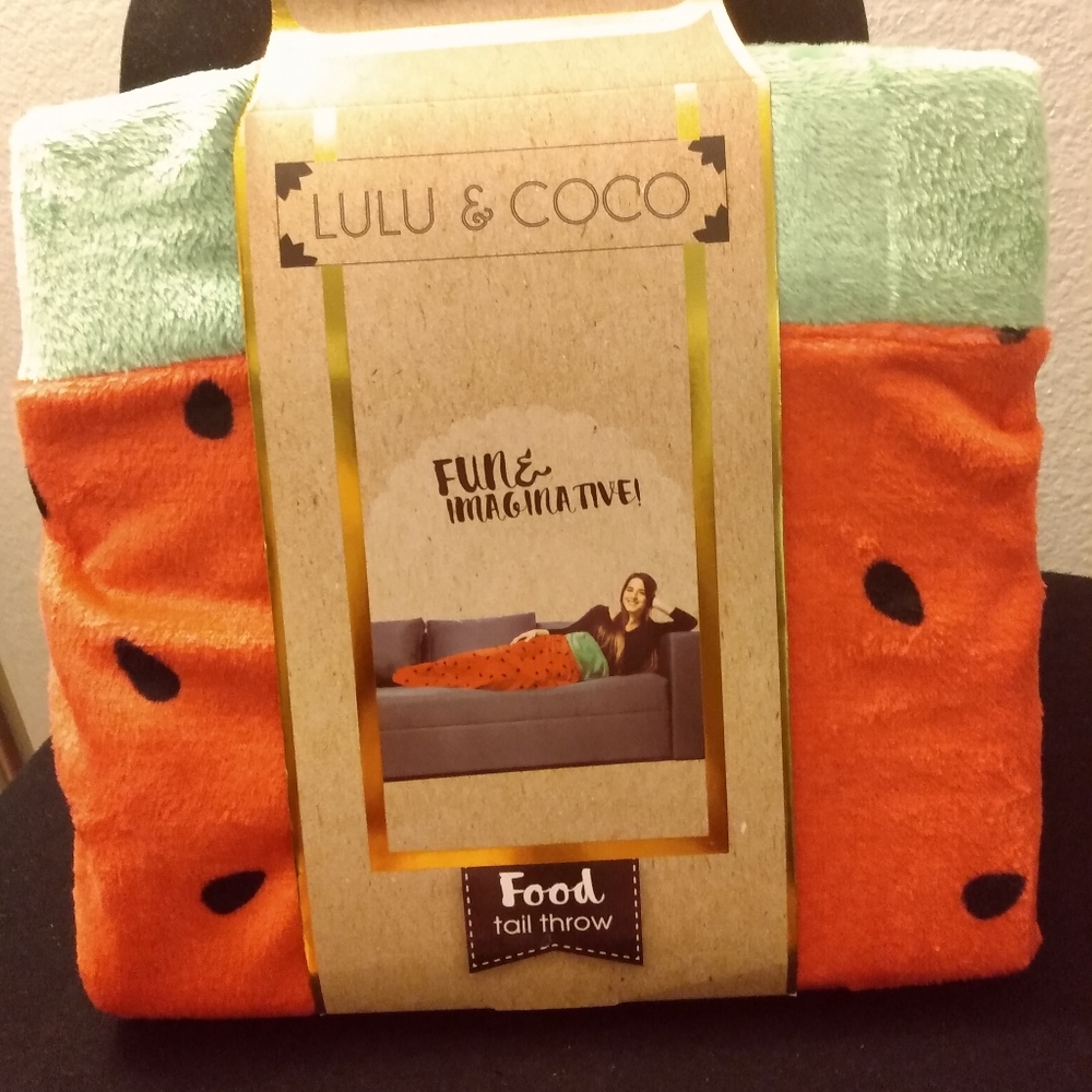 LuLu & CoCo Throw